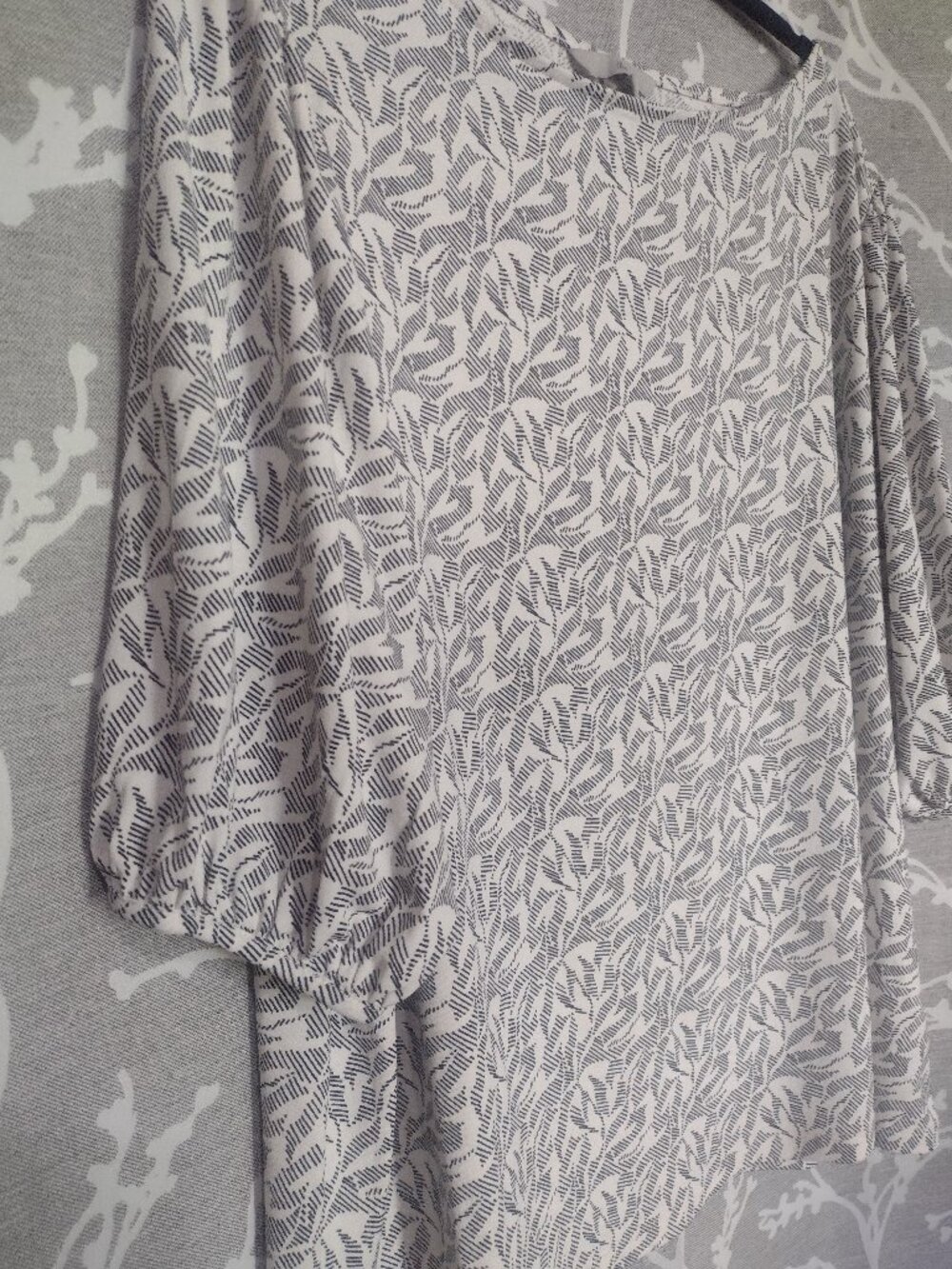 H&M Black and White Print Top with Gathered Sleeves